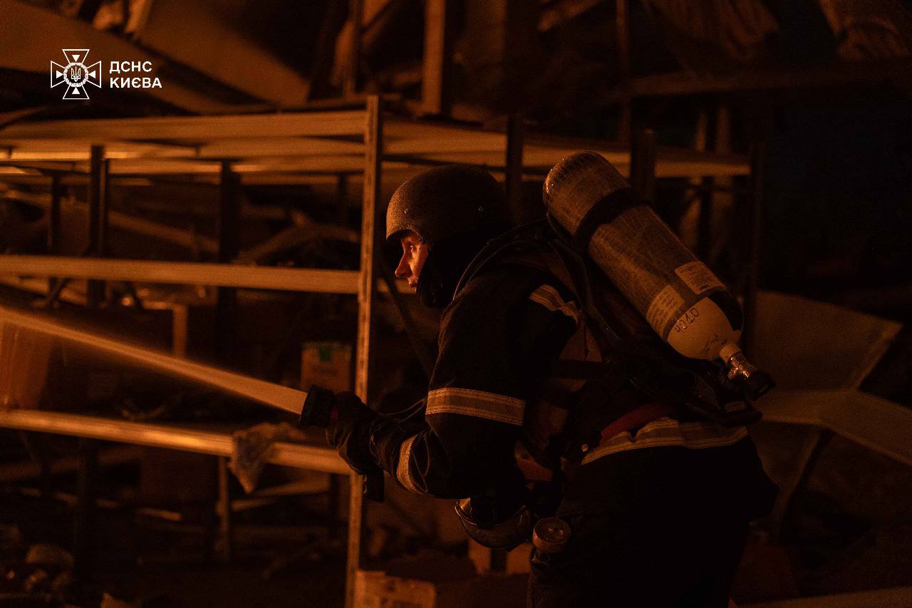 Внаслідок обстрілу Києва балістикою постраждав дитсадок - фото 3