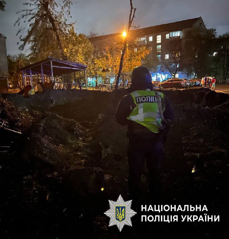 Київ оговтується від нічної ворожої атаки: серед постраждалих працівник поліції - фото 2