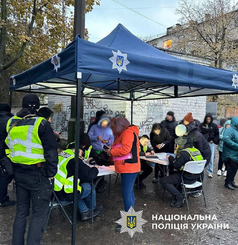 Київ оговтується від нічної ворожої атаки: серед постраждалих працівник поліції - фото 4