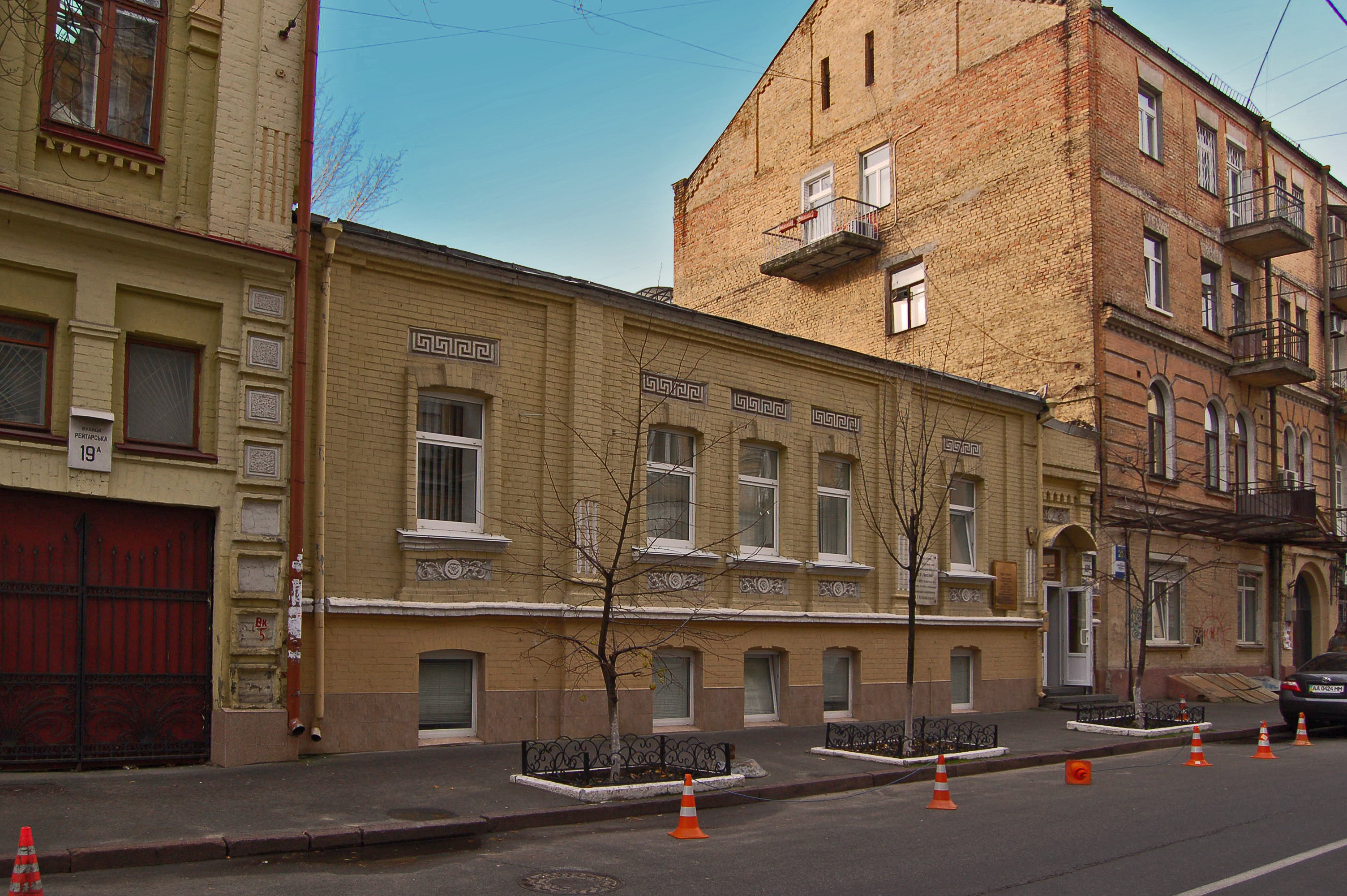 Вулиця Рейтарська: мікровсесвіт гіпстерів в кам’яних джунглях старого Києва - фото 9