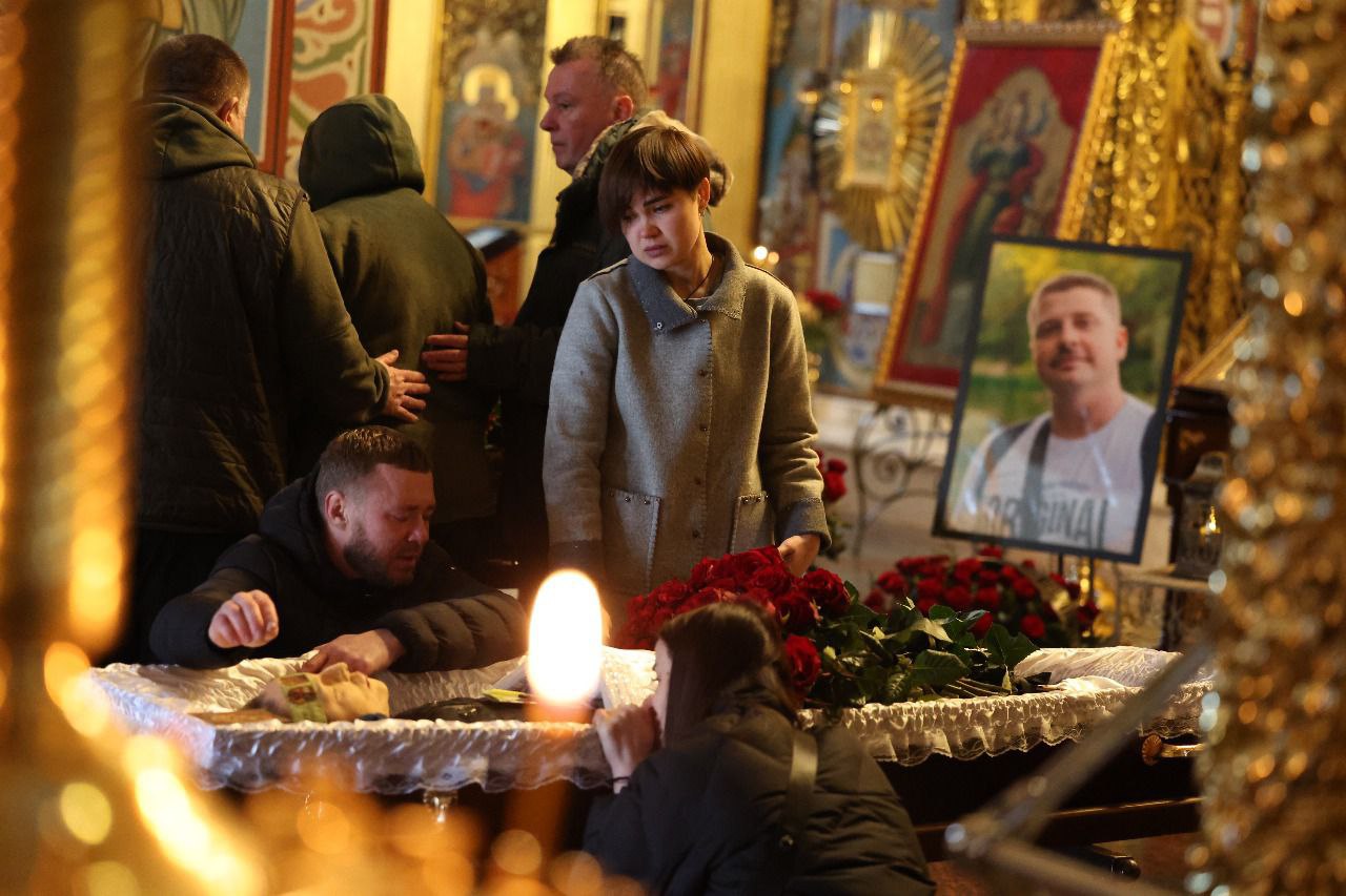 У Києві попрощалися з журналісткою та оператором FreeДом, які загинули від удару російського дрона