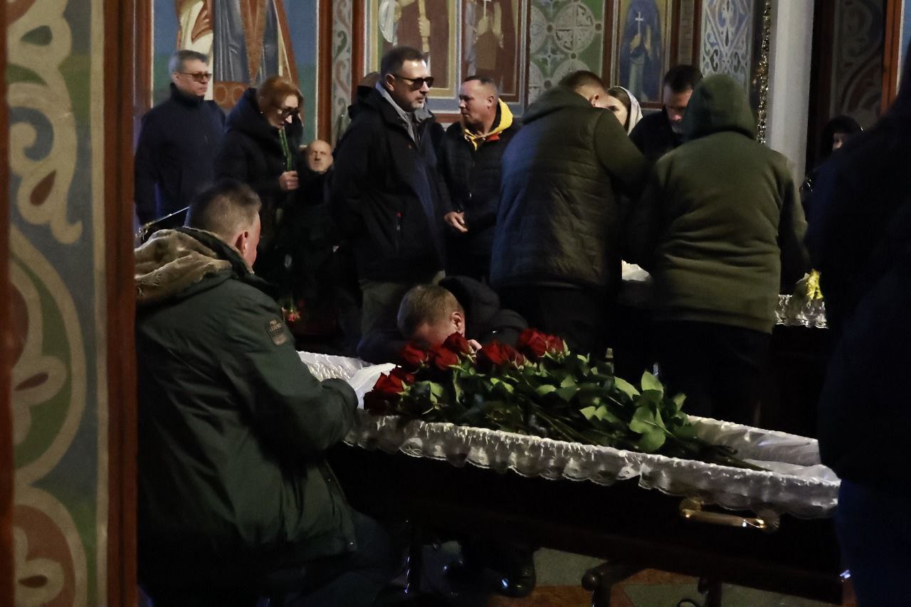 У Києві попрощалися з журналісткою та оператором FreeДом, які загинули від удару російського дрона - фото 5