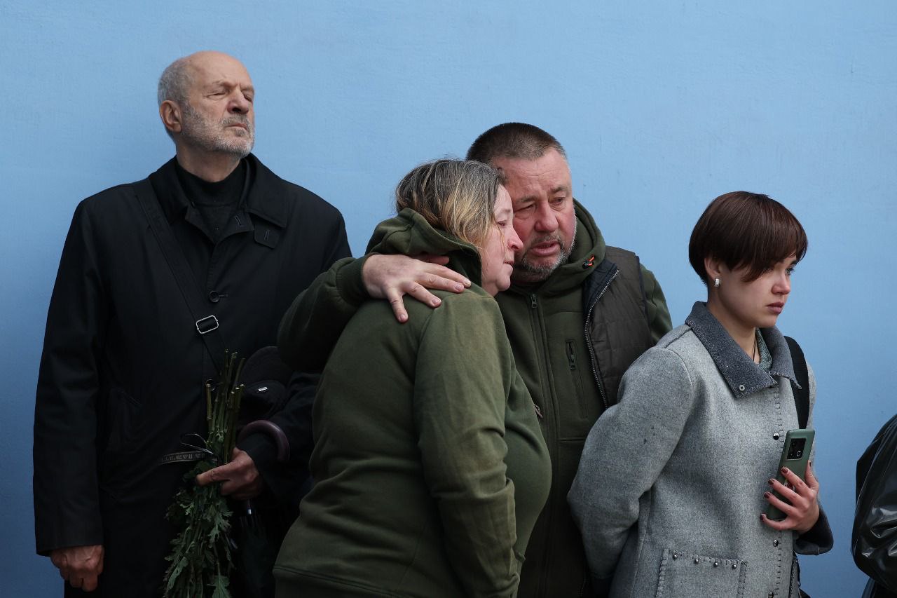 У Києві попрощалися з журналісткою та оператором FreeДом, які загинули від удару російського дрона - фото 3