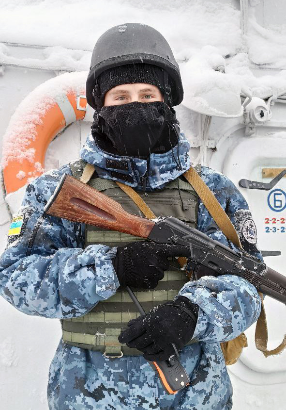 Батькам полеглого моряка-прикордонника з Вінниччини передали державну нагороду - фото 2