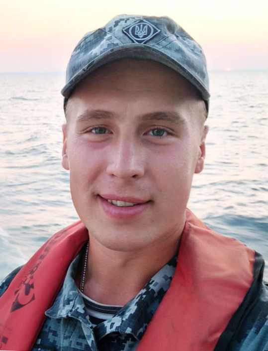 Батькам полеглого моряка-прикордонника з Вінниччини передали державну нагороду - фото 13