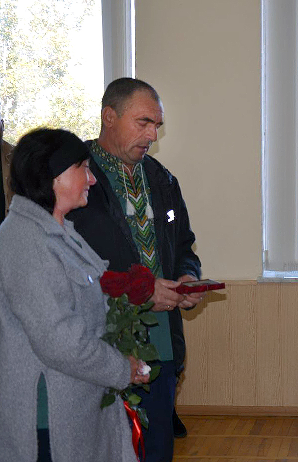 Батькам полеглого моряка-прикордонника з Вінниччини передали державну нагороду - фото 10