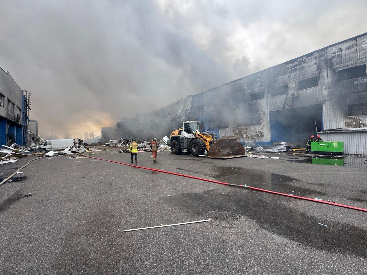 Під час балістичного удару по Києву пошкоджено понад 20 «швидких» - фото 3