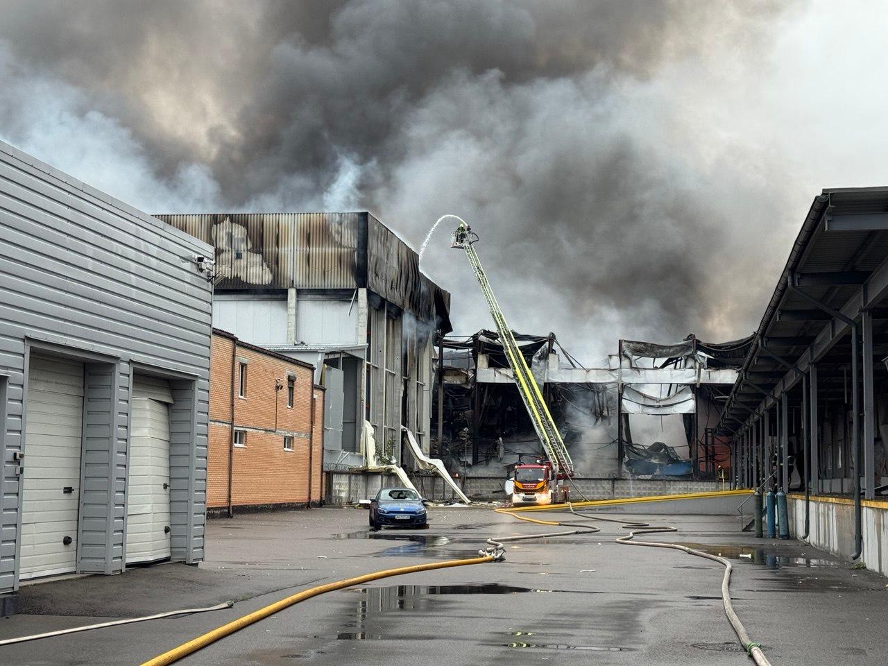Під час балістичного удару по Києву пошкоджено понад 20 «швидких» - фото 6