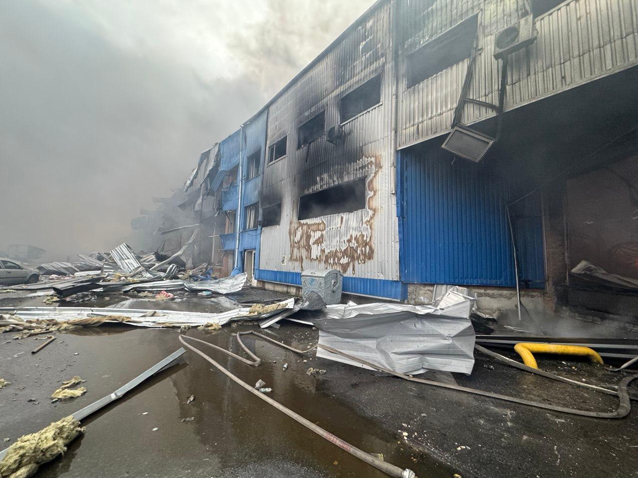 Під час балістичного удару по Києву пошкоджено понад 20 «швидких» - фото 5