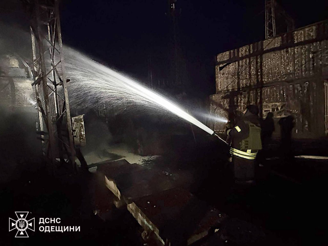 Через обстріл Одещини понад 26 тисяч домівок залишилися без світла - фото 2