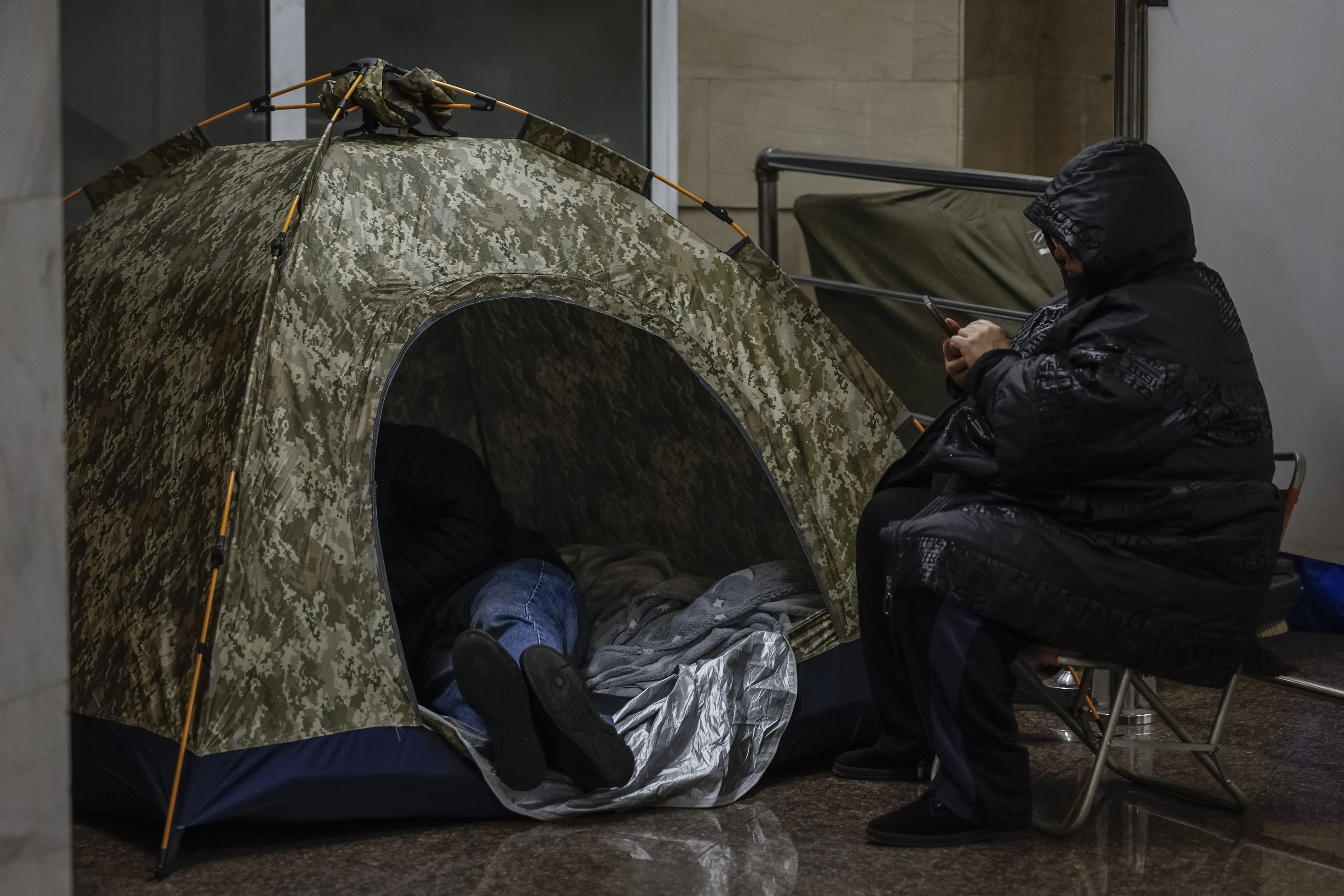 Понад 11,5 тисяч киян цієї ночі скористалися станціями метро як укриттям - фото 2