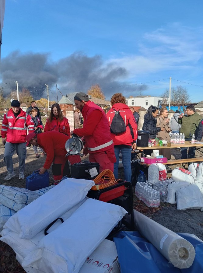 У Ладижині потрібні волонтери для відновлення пошкоджених ворогом будинків - фото 4