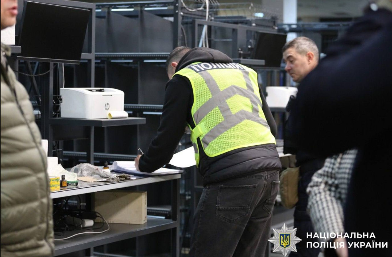 Вибух у відділенні «Укрпошти»: затримали мешканця Тернополя - фото 6