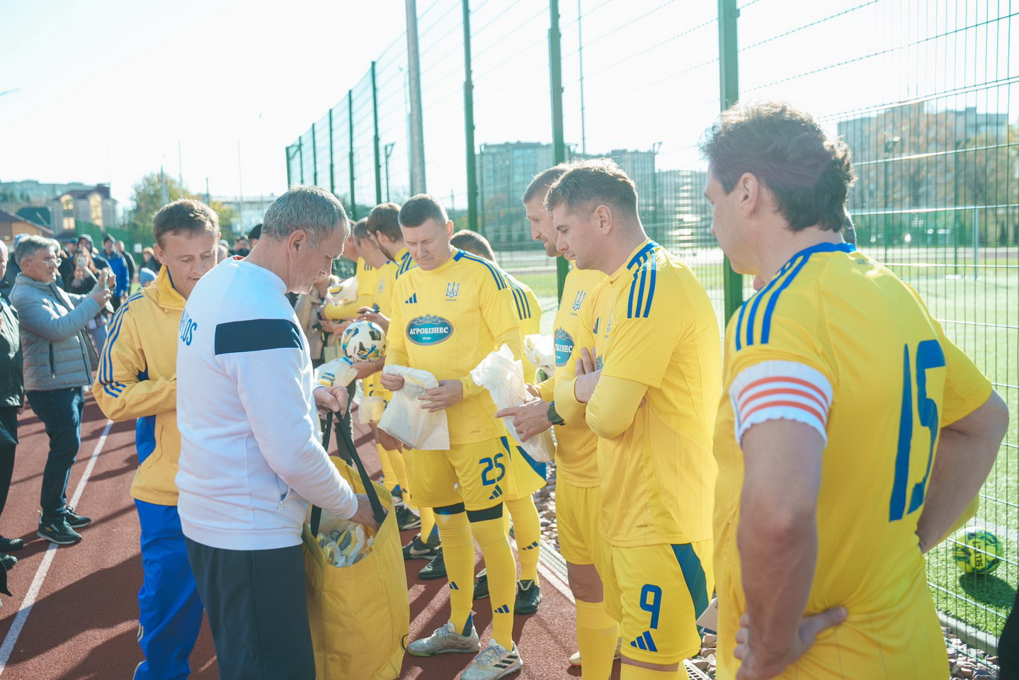 Сергій Кудлаєнко привіз до Вінниці ветеранів українського футболу, щоб зіграти матч пам’яті - фото 14