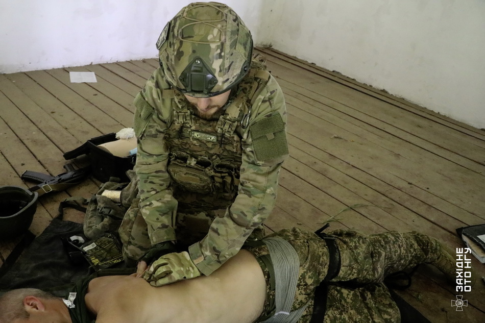 Вінницькі гвардійці відточують навички з тактичної медицини - фото 2