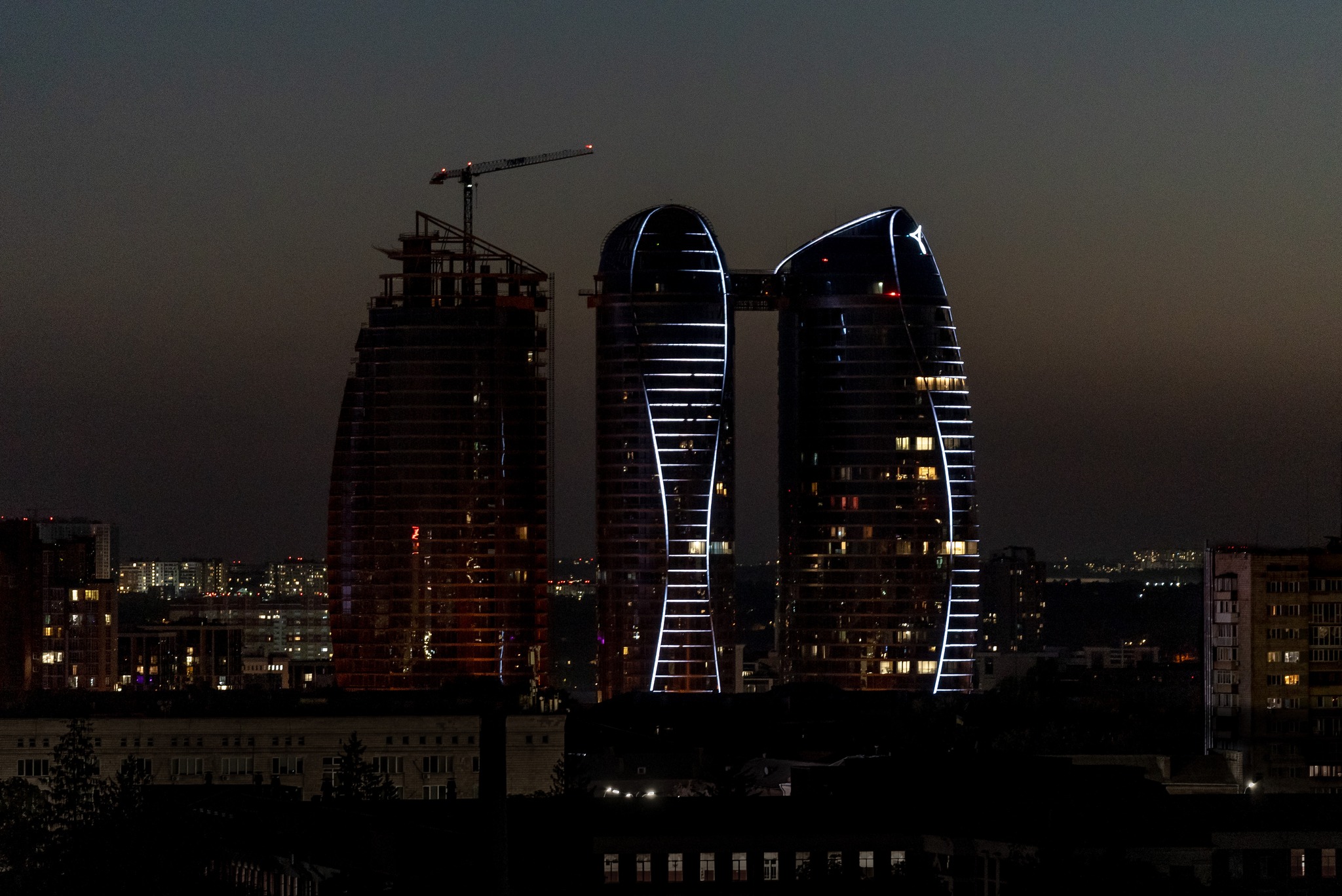 У Києві засвітили другу вежу футуристичного комплексу Taryan Towers - фото 3