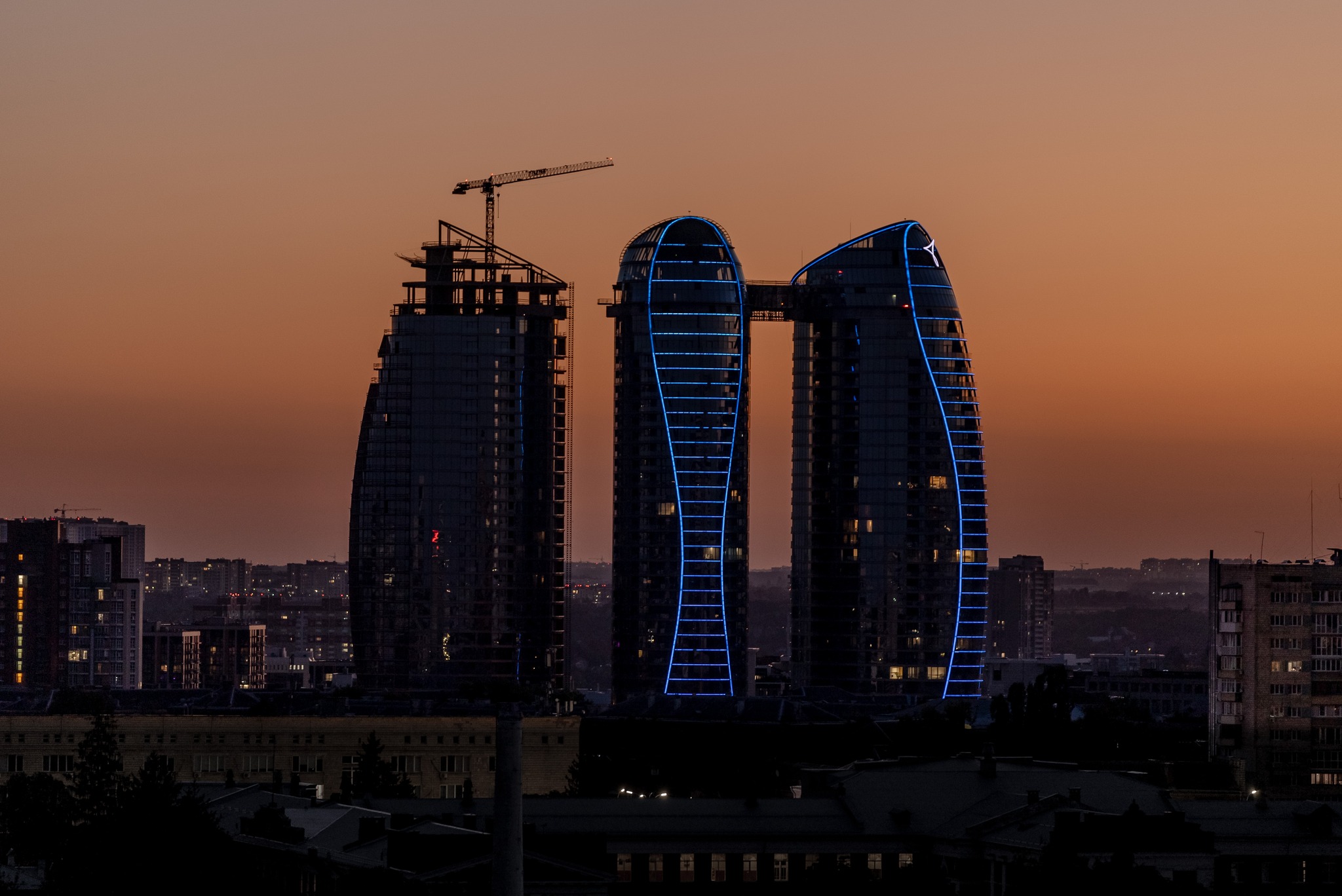 У Києві засвітили другу вежу футуристичного комплексу Taryan Towers - фото 4