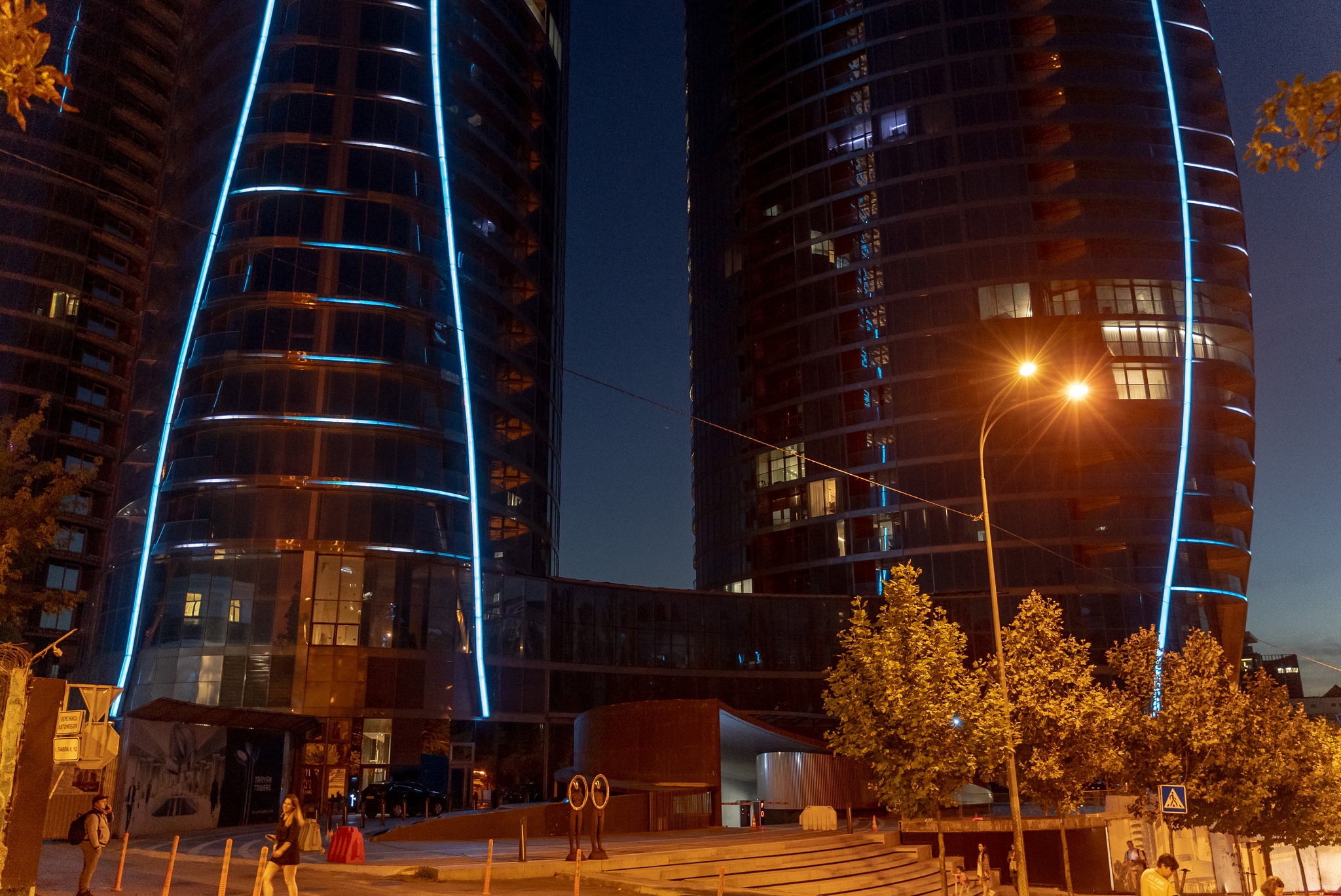 У Києві засвітили другу вежу футуристичного комплексу Taryan Towers - фото 5
