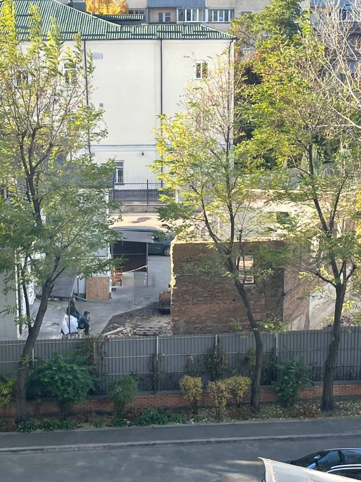 У столиці знищують історичний флігель у садибі Терещенка