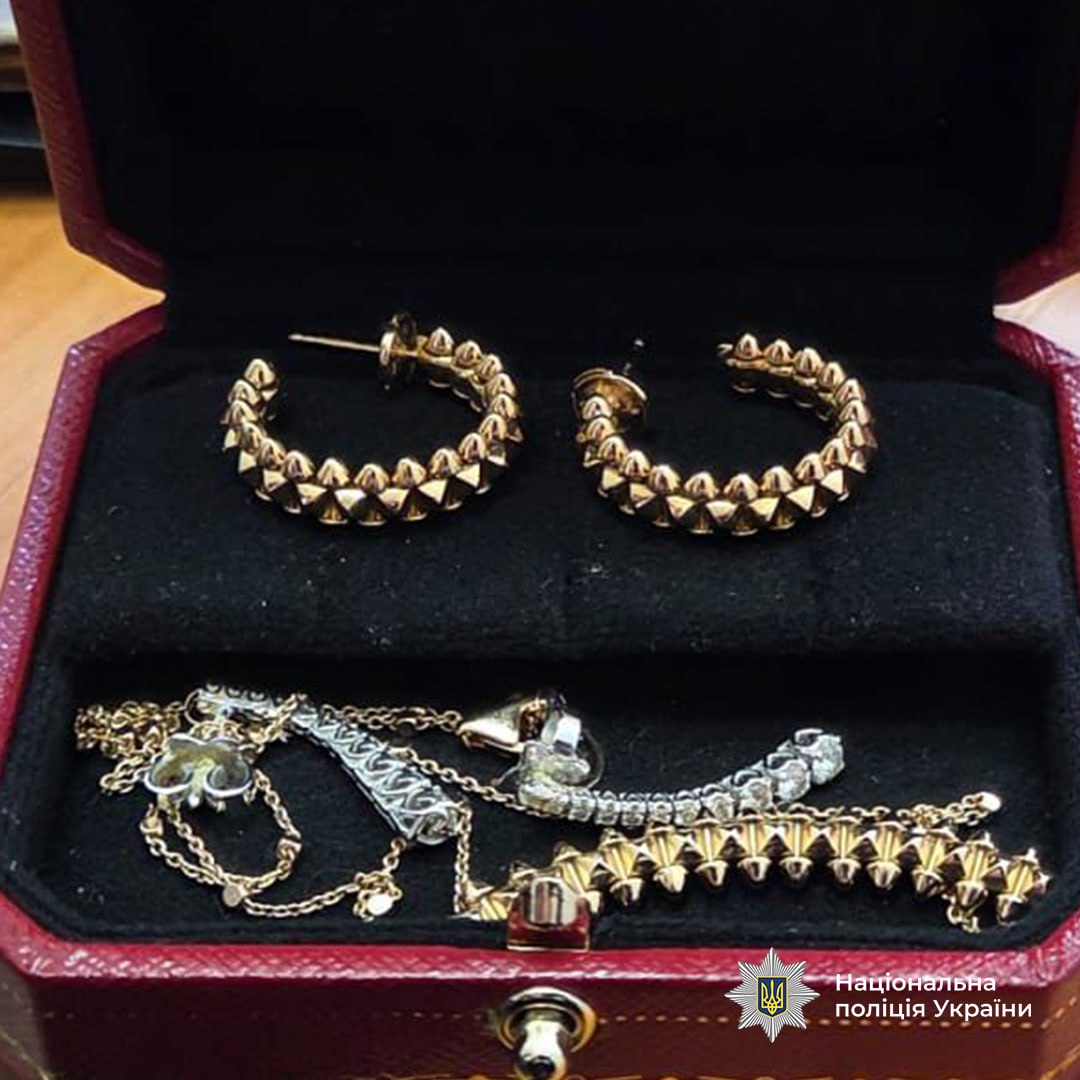 Мільйон доларів, квартира в елітному ЖК та авто преміум класу: у Дніпрі затримали начальницю відділу екоінспекції