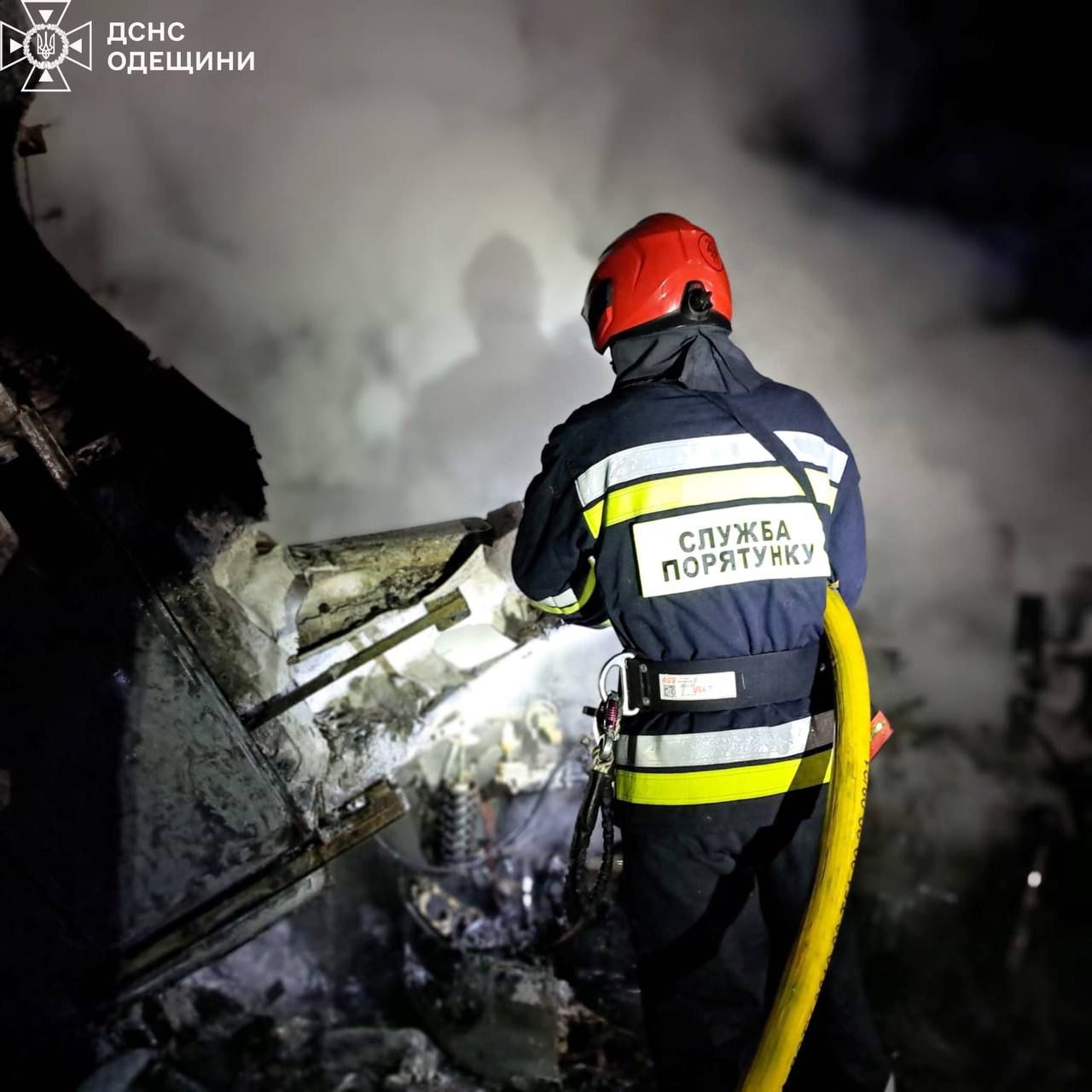 Росіяни вдарили дронами по парковці вантажівок на Одещині: є жертви