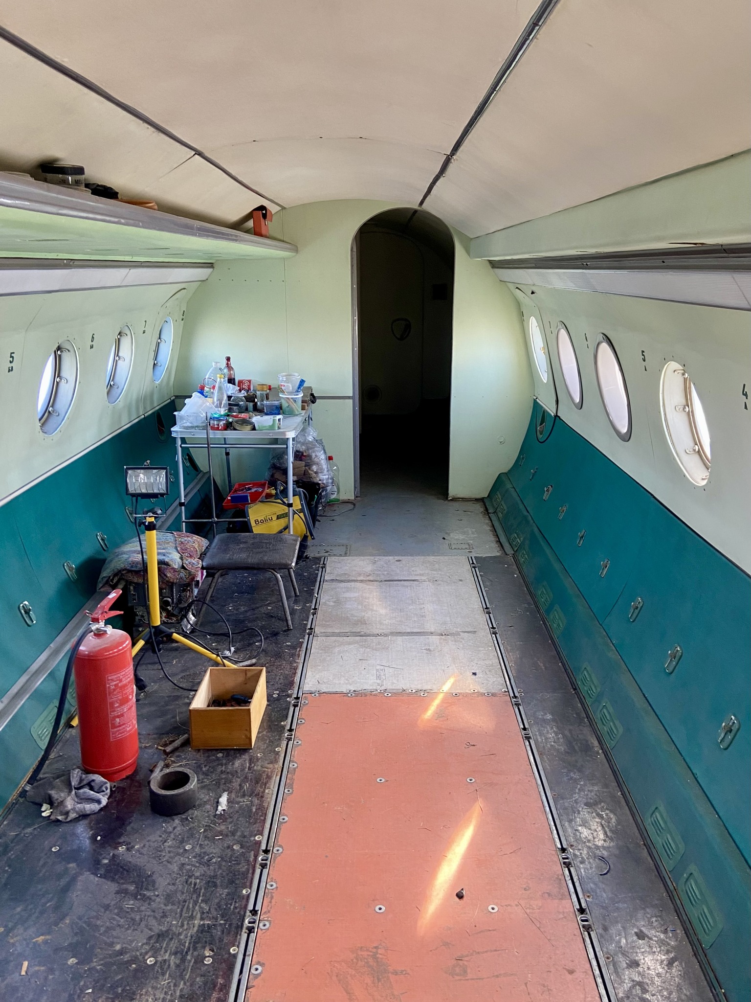 В музеї авіації ім. Антонова реставрують літак Як-40 - фото 5