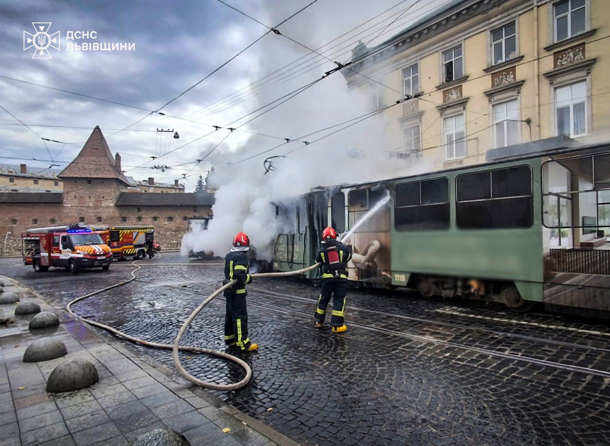 Трамвай горів у Львові