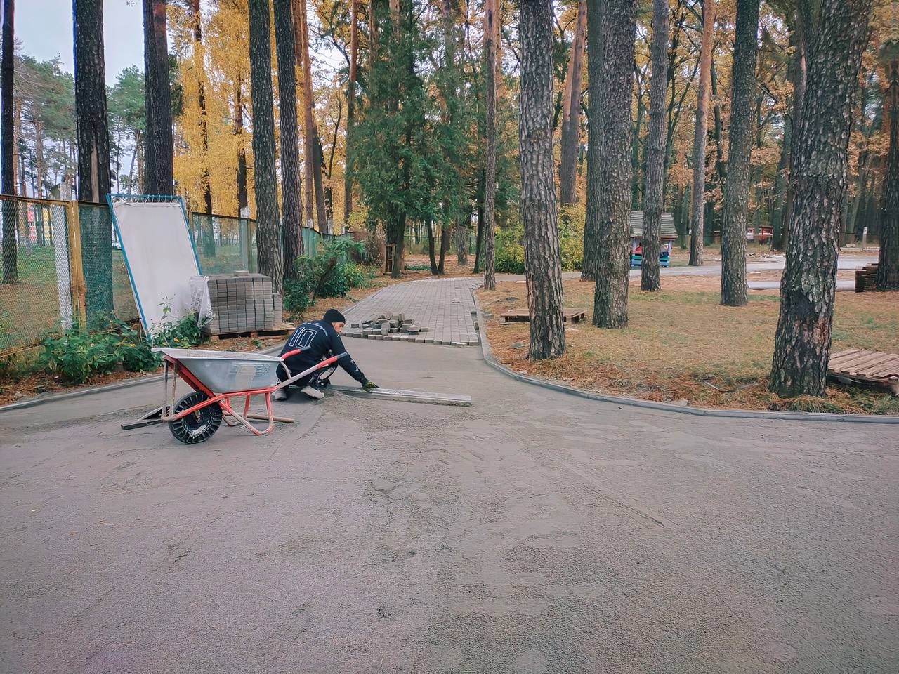 Дитсадок «Лісова казка» на Чернігівщині відбудовують після прильотів снарядів і ракет - фото 3