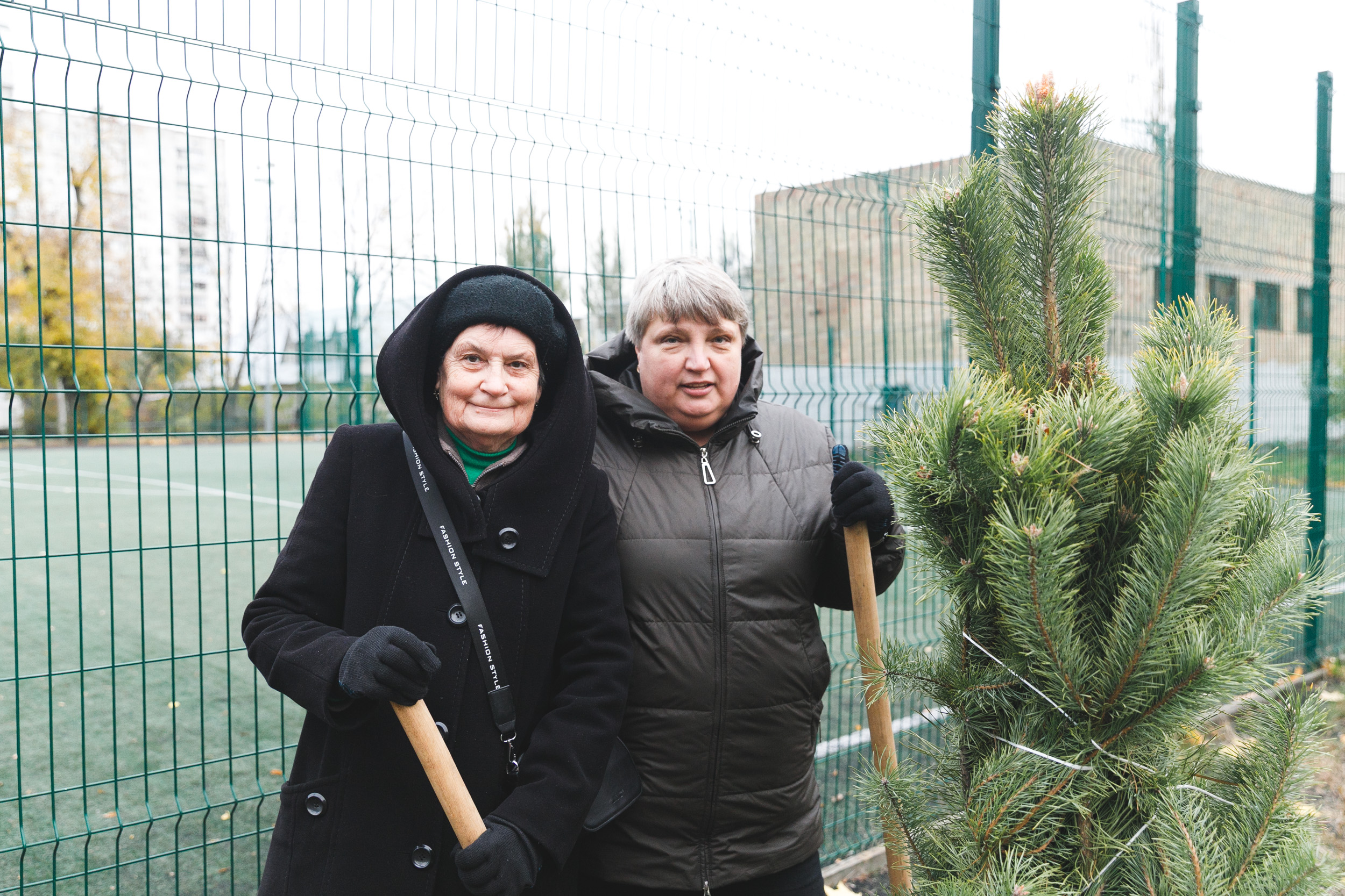 На Лісовому масиві висадили 15 сосен під час спільної толоки - фото 2