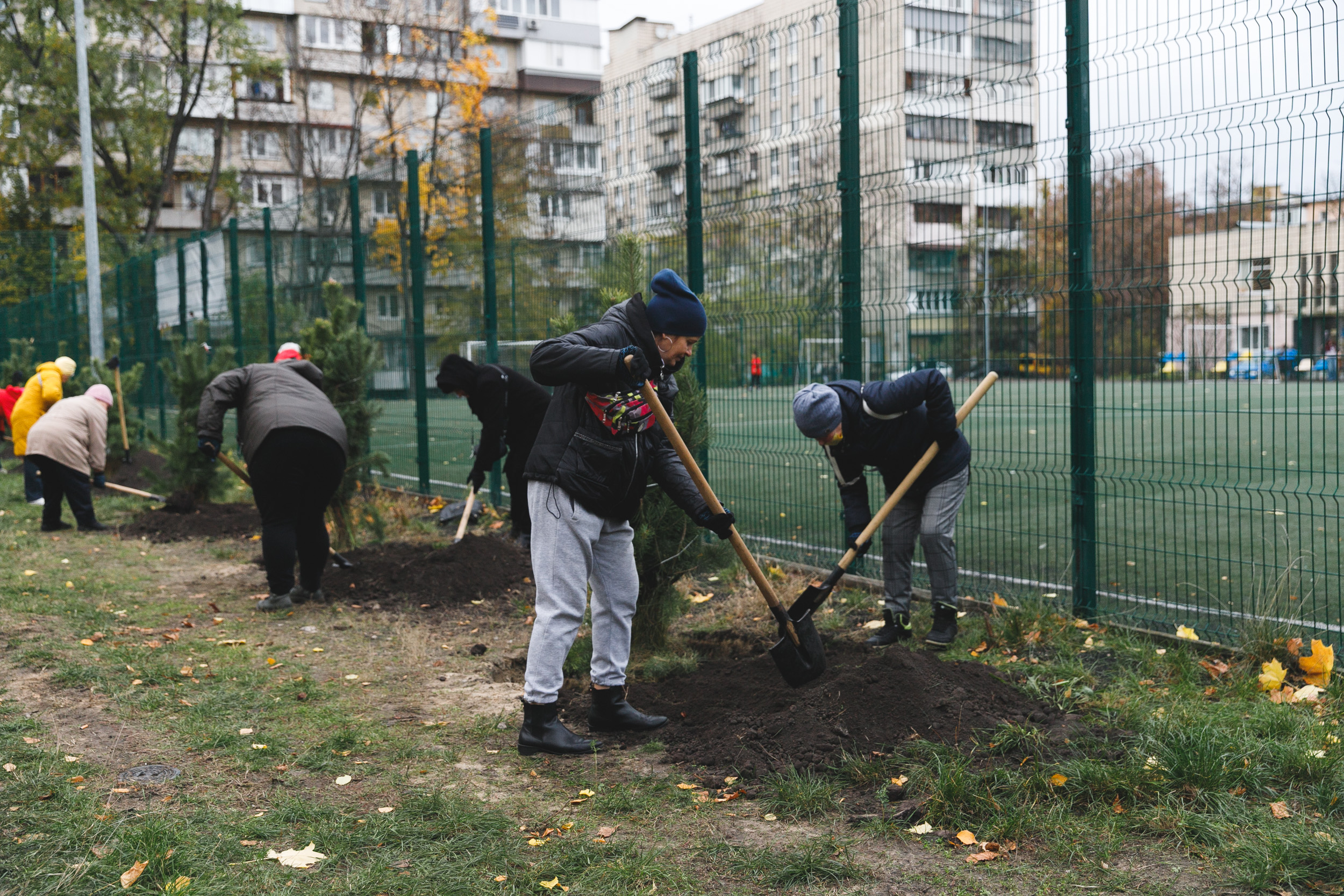 На Лісовому масиві висадили 15 сосен під час спільної толоки - фото 5
