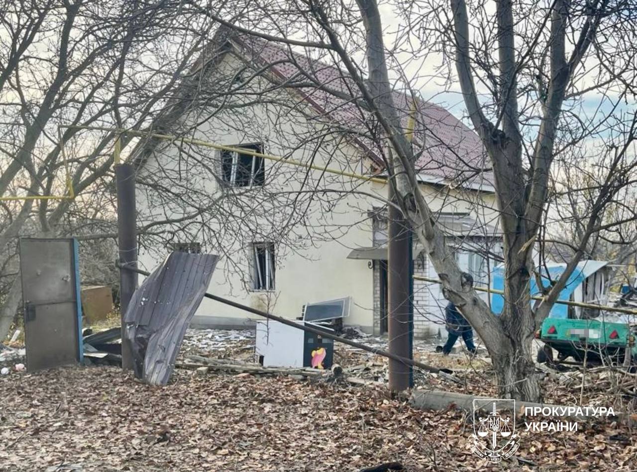 Російські БпЛА вдарили по передмістю Харкова: постраждали 6 людей - фото 2