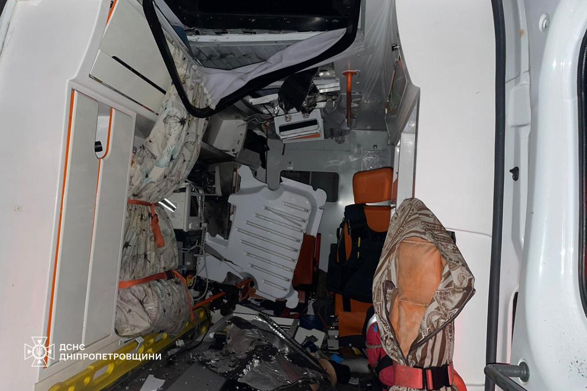 Росіяни вгатили по автомобілю «швидкої», який віз людину в лікарню