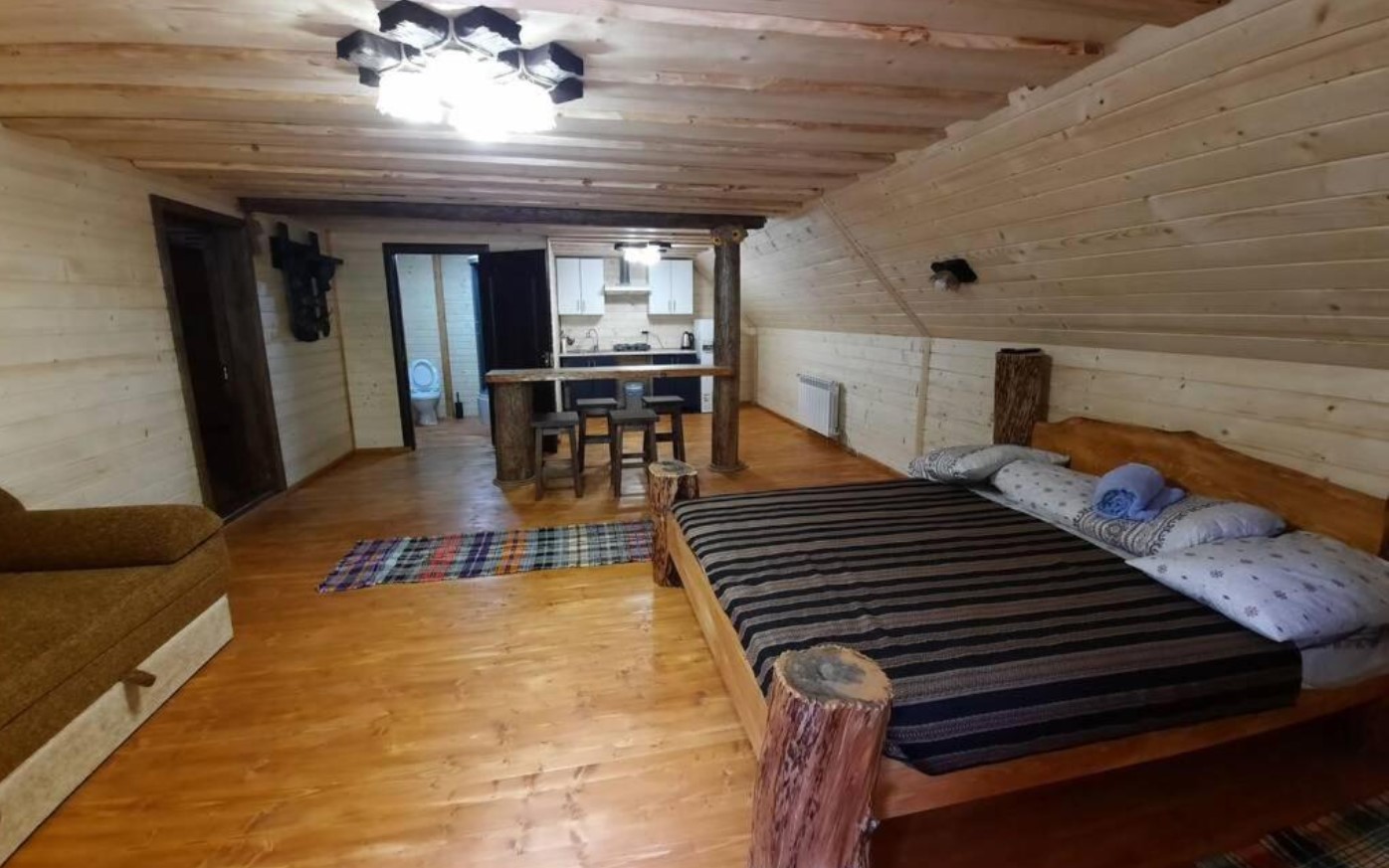 Чому всіх цікавить Синевирська Поляна? Історія та головні локації села біля карпатського озера - фото 5