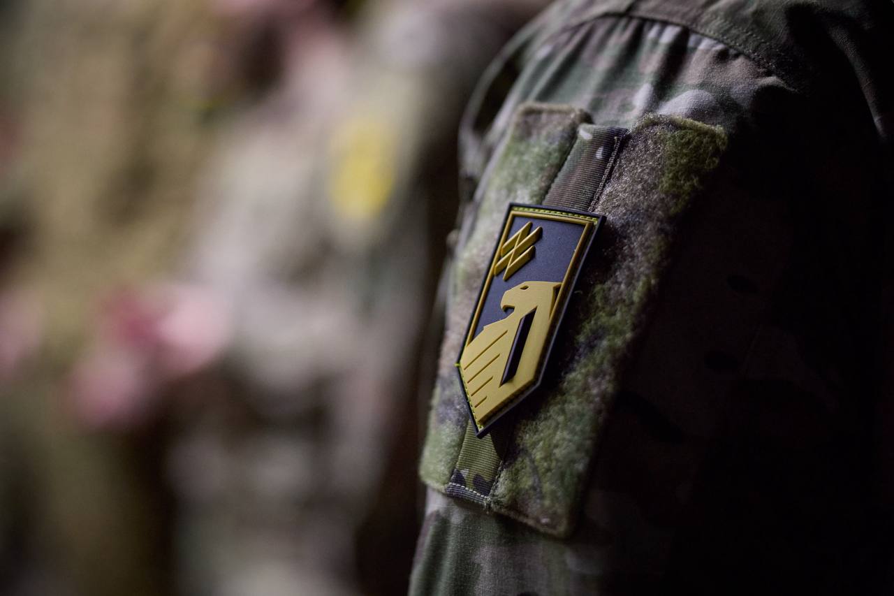 Зеленський прибув на передову і зустрівся з бійцями «Азову». Фото - фото 2