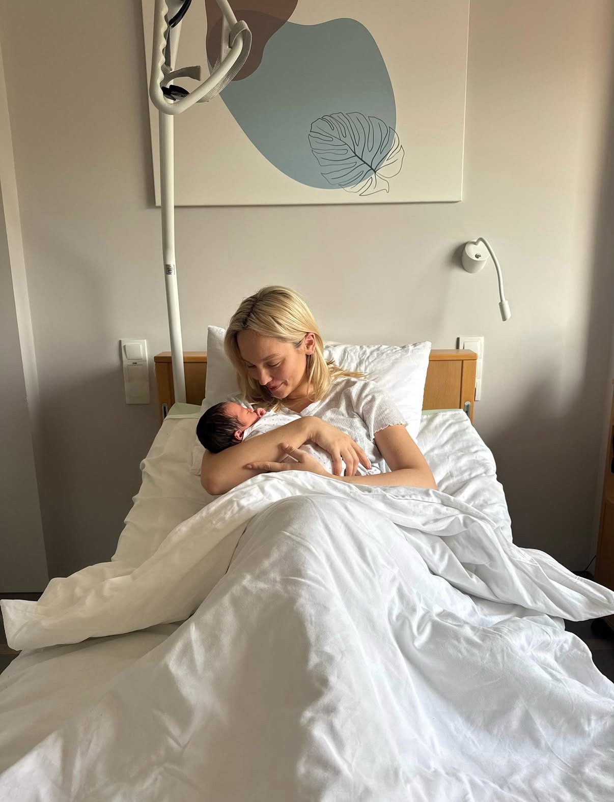 Співачка ROXOLANA вперше стала мамою