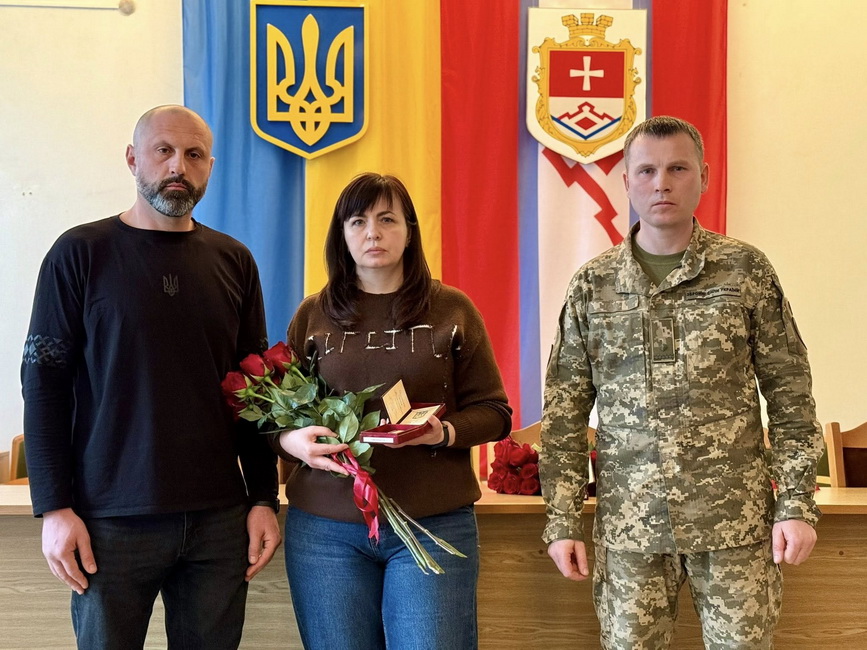 На Вінниччині передали родинам полеглих захисників військові відзнаки - фото 15