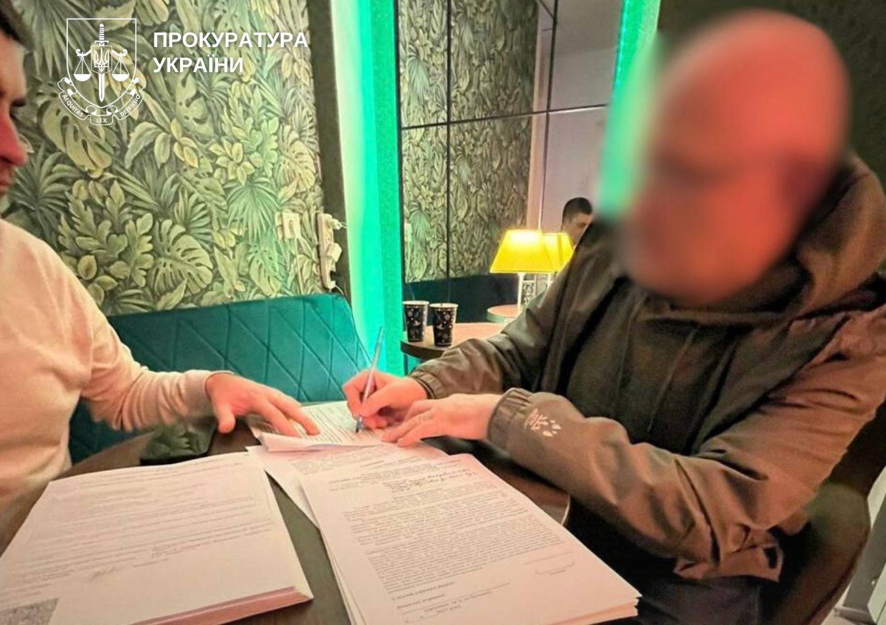 Киянин і його спільник ошукали військового, обіцяючи лазерну зброю проти дронів