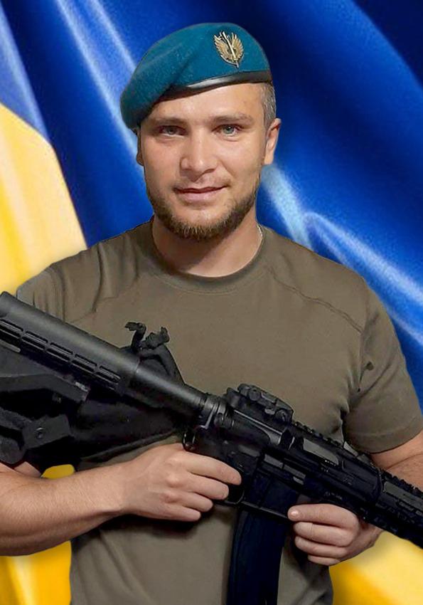 На Вінниччині попрощалися з воїном, який загинув через удар рф по місцю базування військових - фото 2