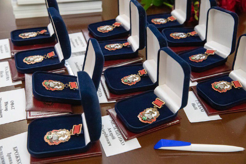 Кличко привітав колектив метрополітену та вручив працівникам відзнаки від столиці