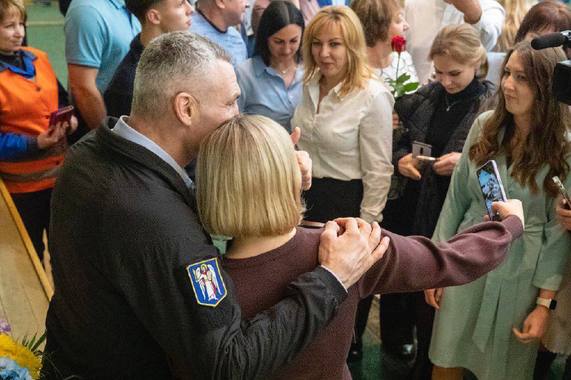 Кличко привітав колектив метрополітену та вручив працівникам відзнаки від столиці - фото 6