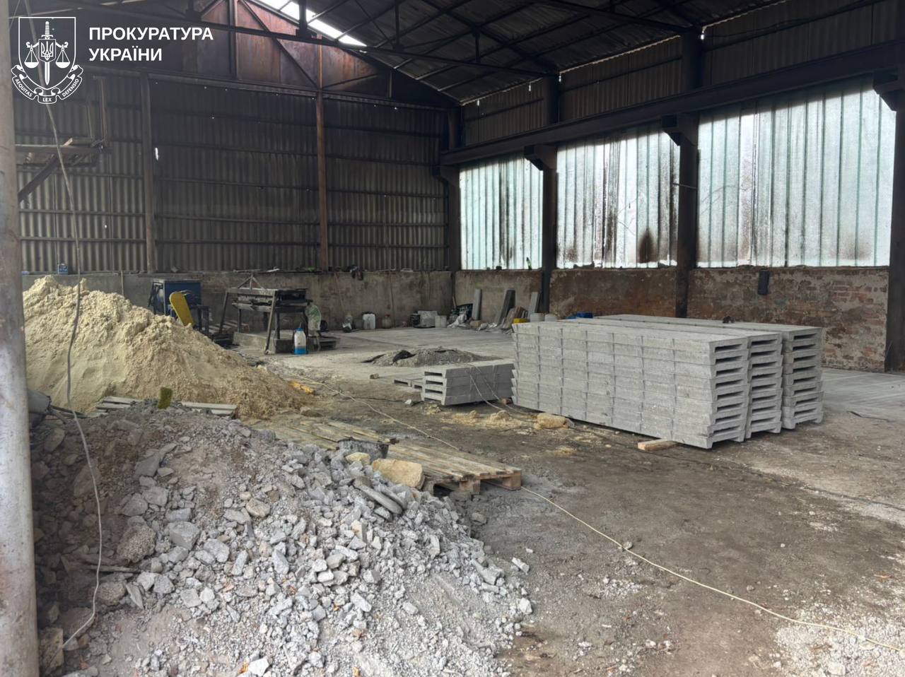 На Харківщині під час ремонту бетонозмішувача загинув 16-річний хлопець – двигун увімкнувся раптово - фото 3