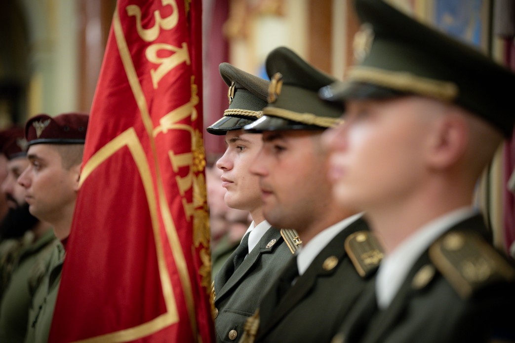 Зеленський привітав воїнів ДШВ та відзначив їх державними нагородами - фото 2