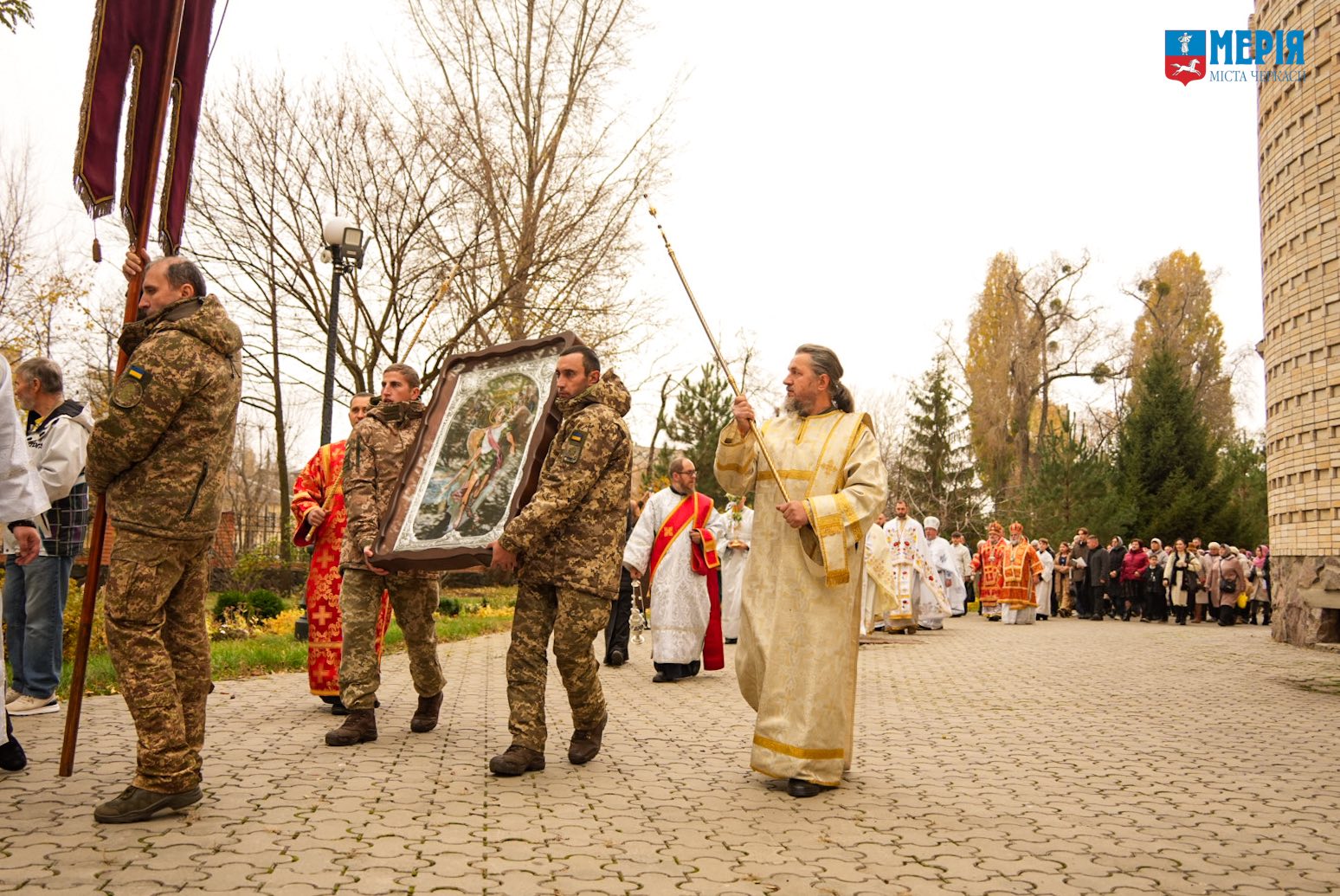 У Свято-Михайлівському кафедральному гарнізонному соборі Черкас відзначили храмове свято - фото 2