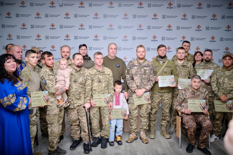 Сертифікати на житло отримали ще 29 родини захисників із Черкащини - фото 2