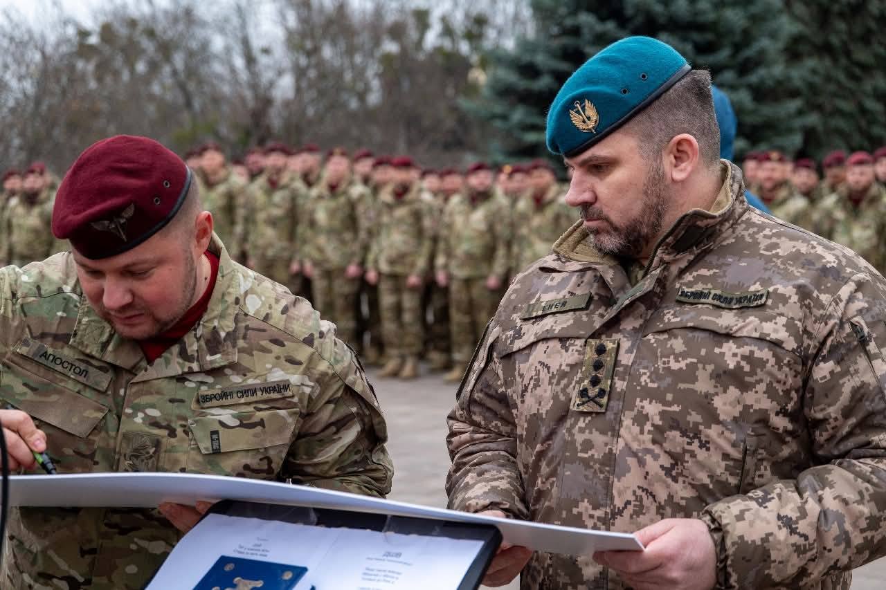 У столиці відкрили пам’ятний знак Десантно-штурмовим військам ЗСУ - фото 2