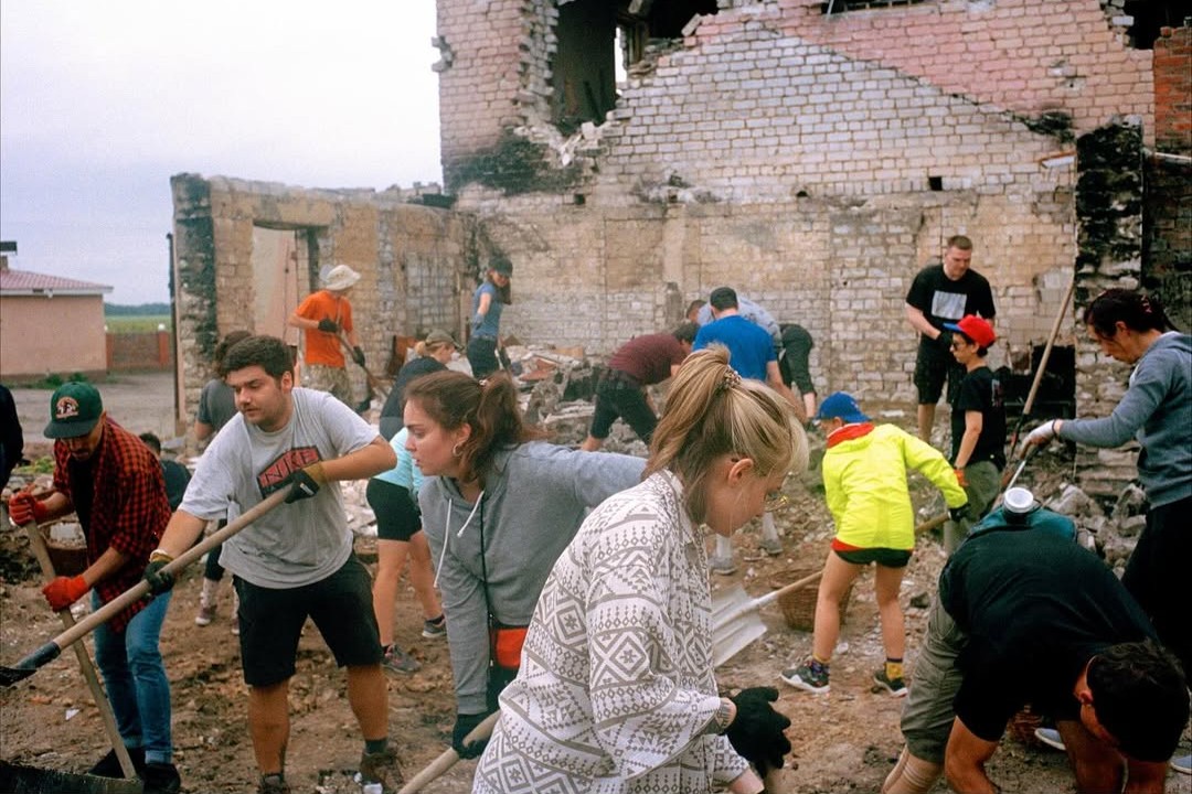 «Над головою пролітав дрон»: Анджеліна Джолі розповіла про поїздку до України - фото 2