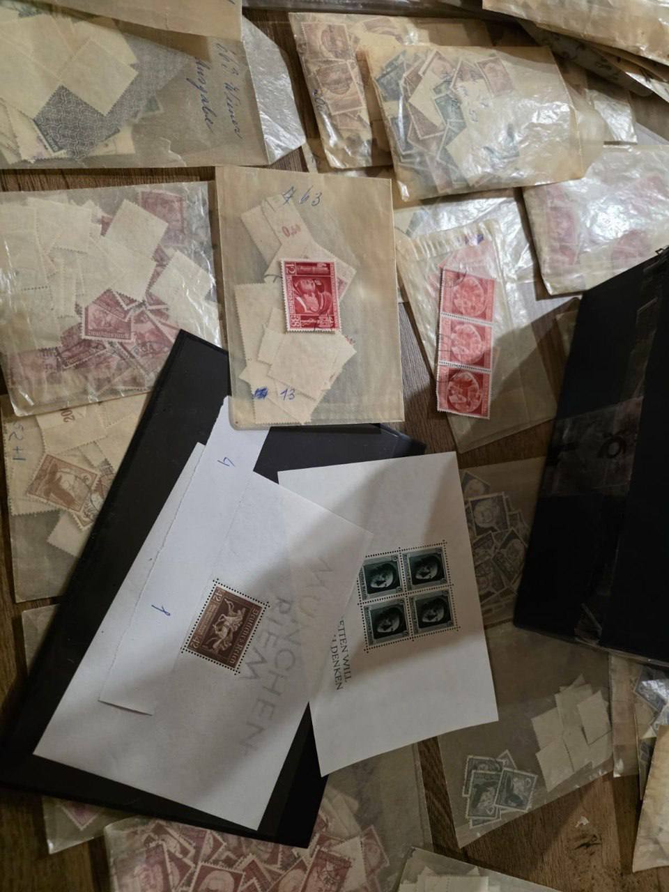 14 тисяч марок з Гітлером та нацистською символікою намагалися ввезти з Польщі в Україну - фото 2