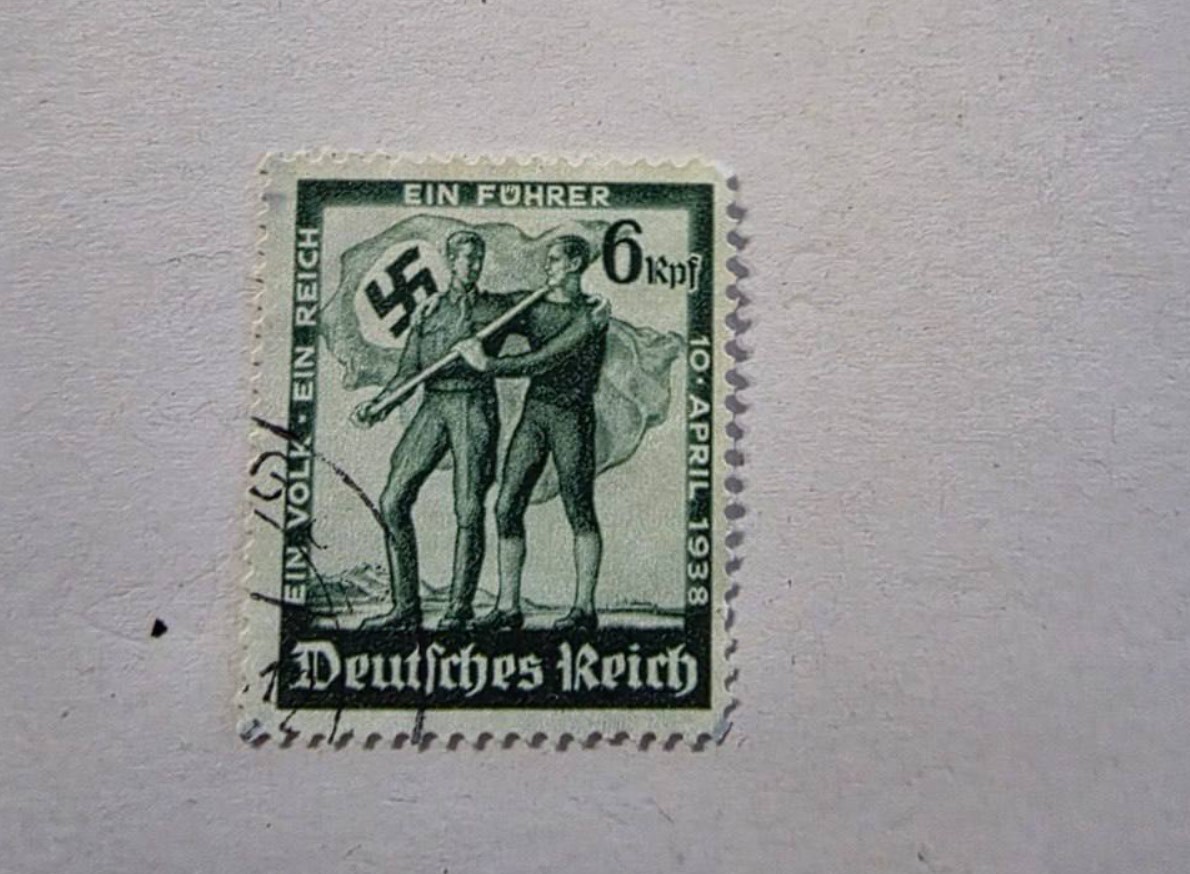 14 тисяч марок з Гітлером та нацистською символікою намагалися ввезти з Польщі в Україну - фото 3