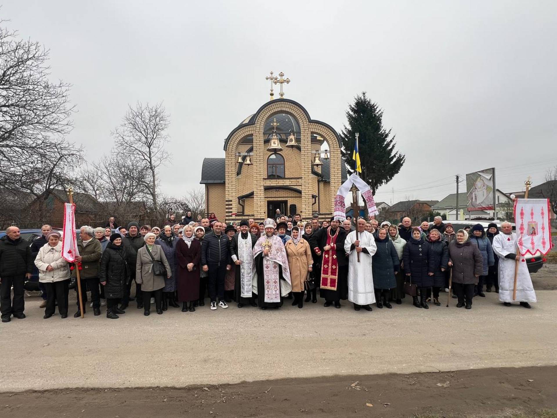 У церкві на Вінниччині освятили дзвони, які подарувала родина полеглого воїна