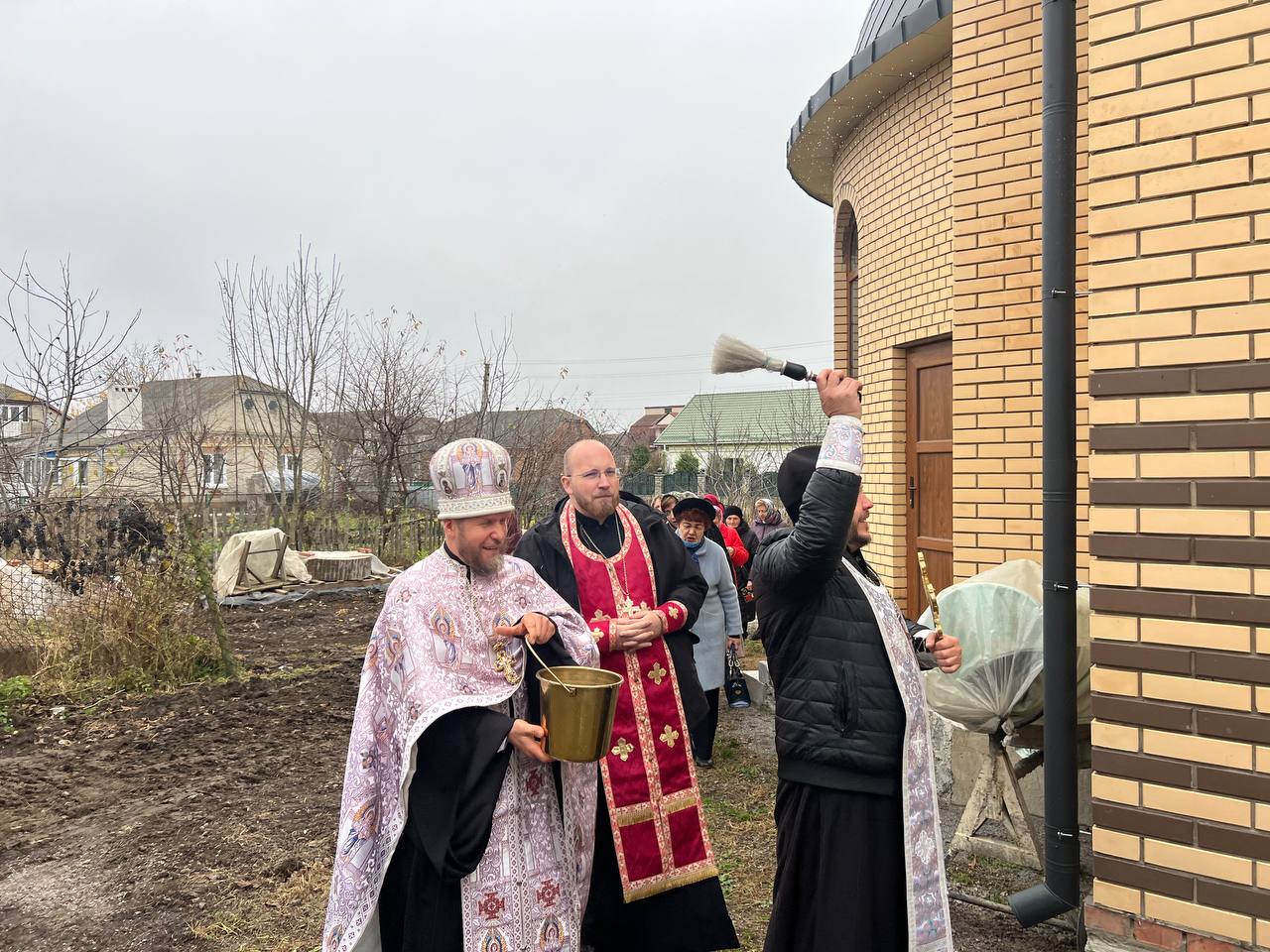 У церкві на Вінниччині освятили дзвони, які подарувала родина полеглого воїна - фото 3